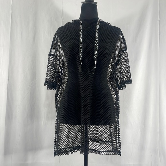 Tops - Black Mesh Short-Sleeve Hooded Top